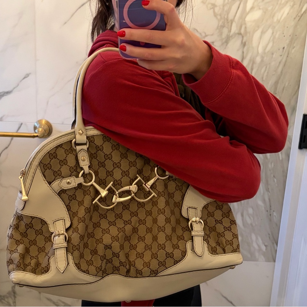 Gucci Beige and Cream Shoulder Bag